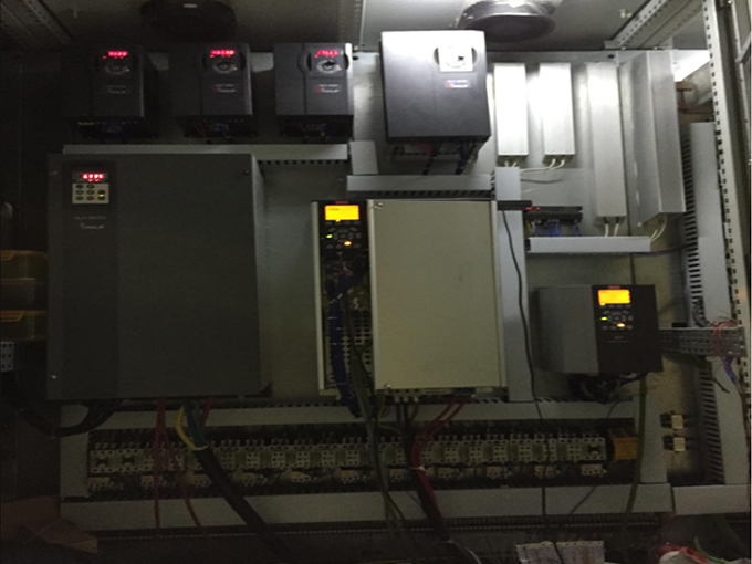 丹佛斯 5 FC302+MCO305  鋼板下料生產(chǎn)線的定長切割應(yīng)用 丹佛斯 5 FC302+MCO305  鋼板下料生產(chǎn)線的定長切割應(yīng)用